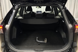 musta Toyota RAV4 Plug-in 2022 kuva 11.