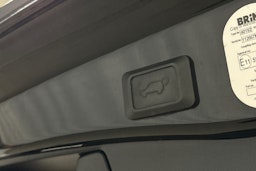 musta Toyota RAV4 Plug-in 2022 kuva 12.