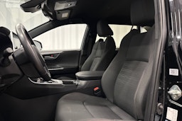 musta Toyota RAV4 Plug-in 2022 kuva 16.
