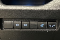 musta Toyota RAV4 Plug-in 2022 kuva 18.