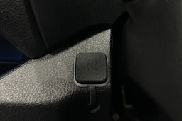 musta Toyota RAV4 Plug-in 2022 kuva 26.
