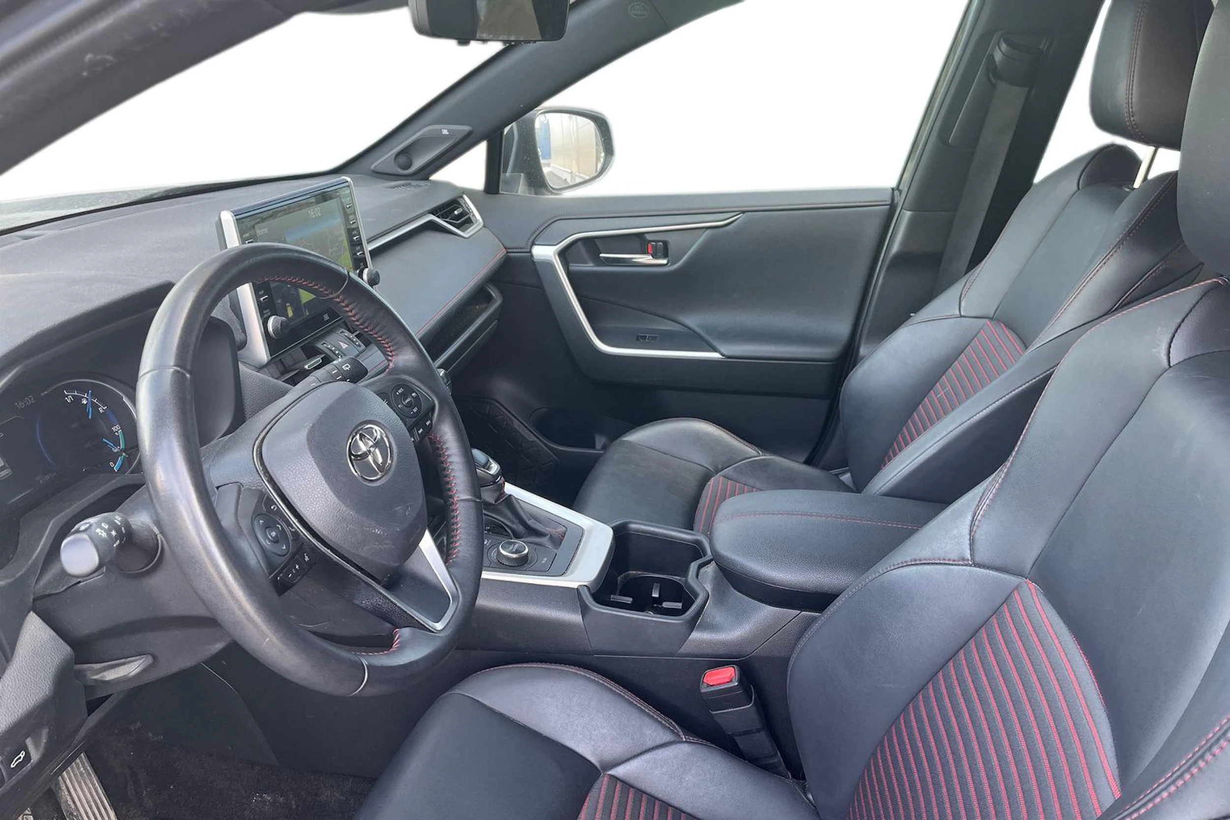 met. musta Toyota RAV4 Plug-in 2022 kuva 3.