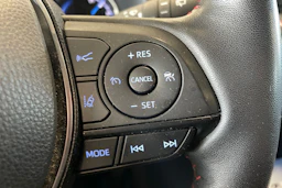 met. musta Toyota RAV4 Plug-in 2022 kuva 17.