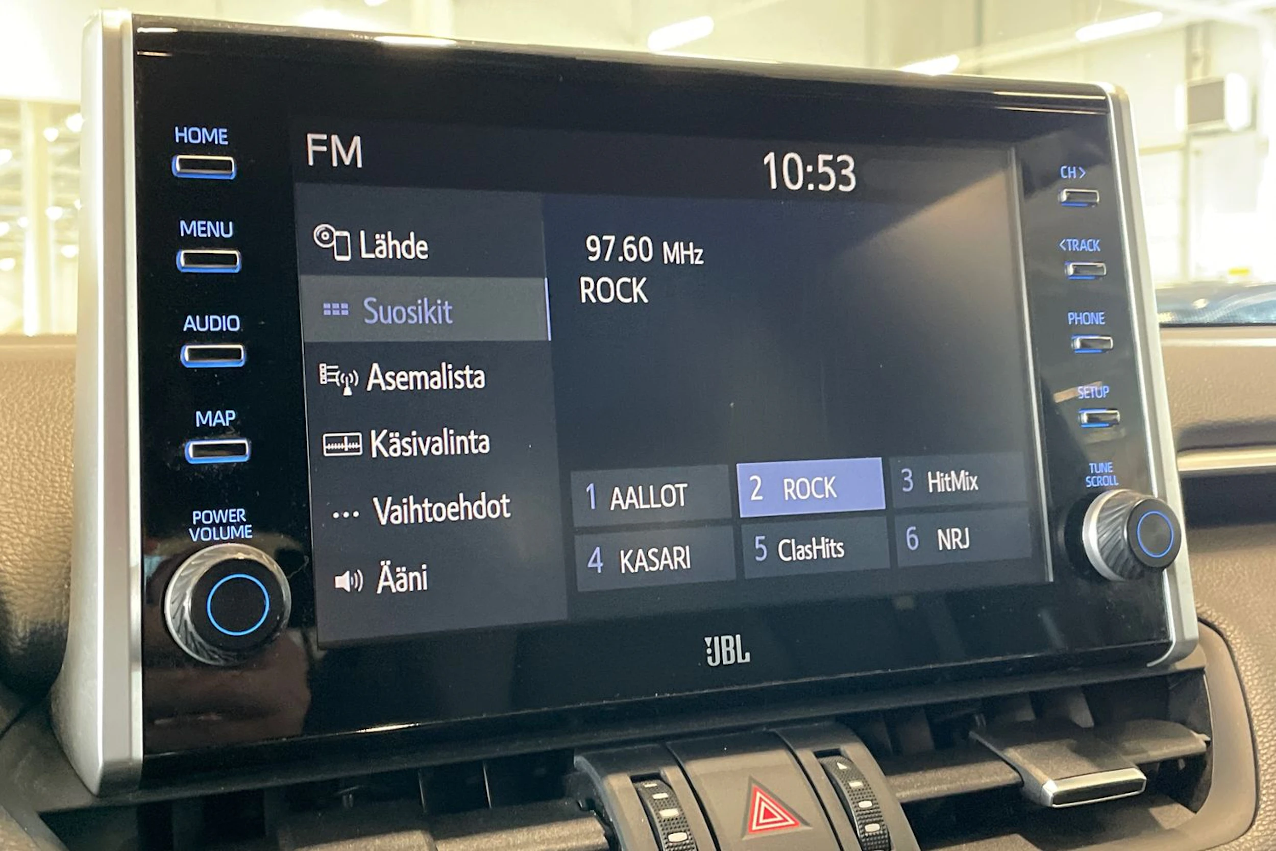 met. musta Toyota RAV4 Plug-in 2022 kuva 25.