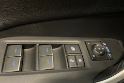 met. musta Toyota RAV4 Plug-in 2022 kuva 30.