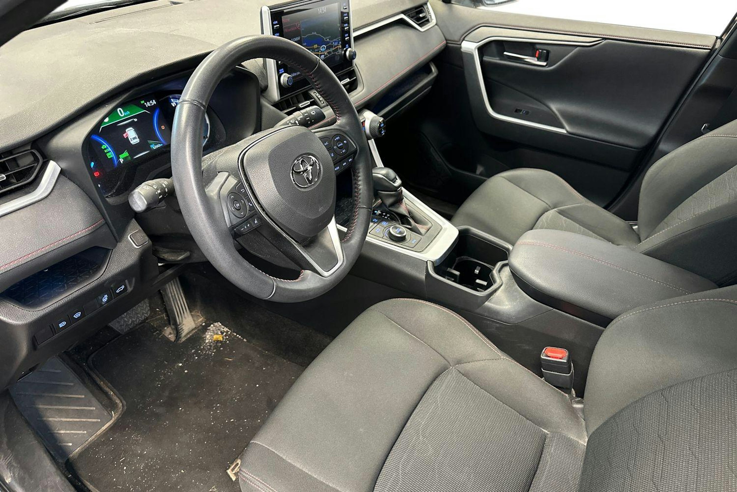 musta Toyota RAV4 Plug-in 2022 kuva 3.