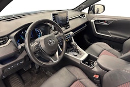 Musta Toyota RAV4 Plug-in 2022 kuva 6.