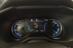 Musta Toyota RAV4 Plug-in 2022 kuva 17.