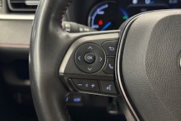 Musta Toyota RAV4 Plug-in 2022 kuva 18.