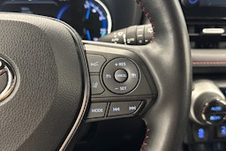 Musta Toyota RAV4 Plug-in 2022 kuva 19.