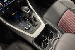 Musta Toyota RAV4 Plug-in 2022 kuva 22.