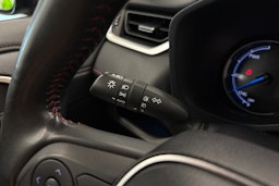 Musta Toyota RAV4 Plug-in 2022 kuva 23.