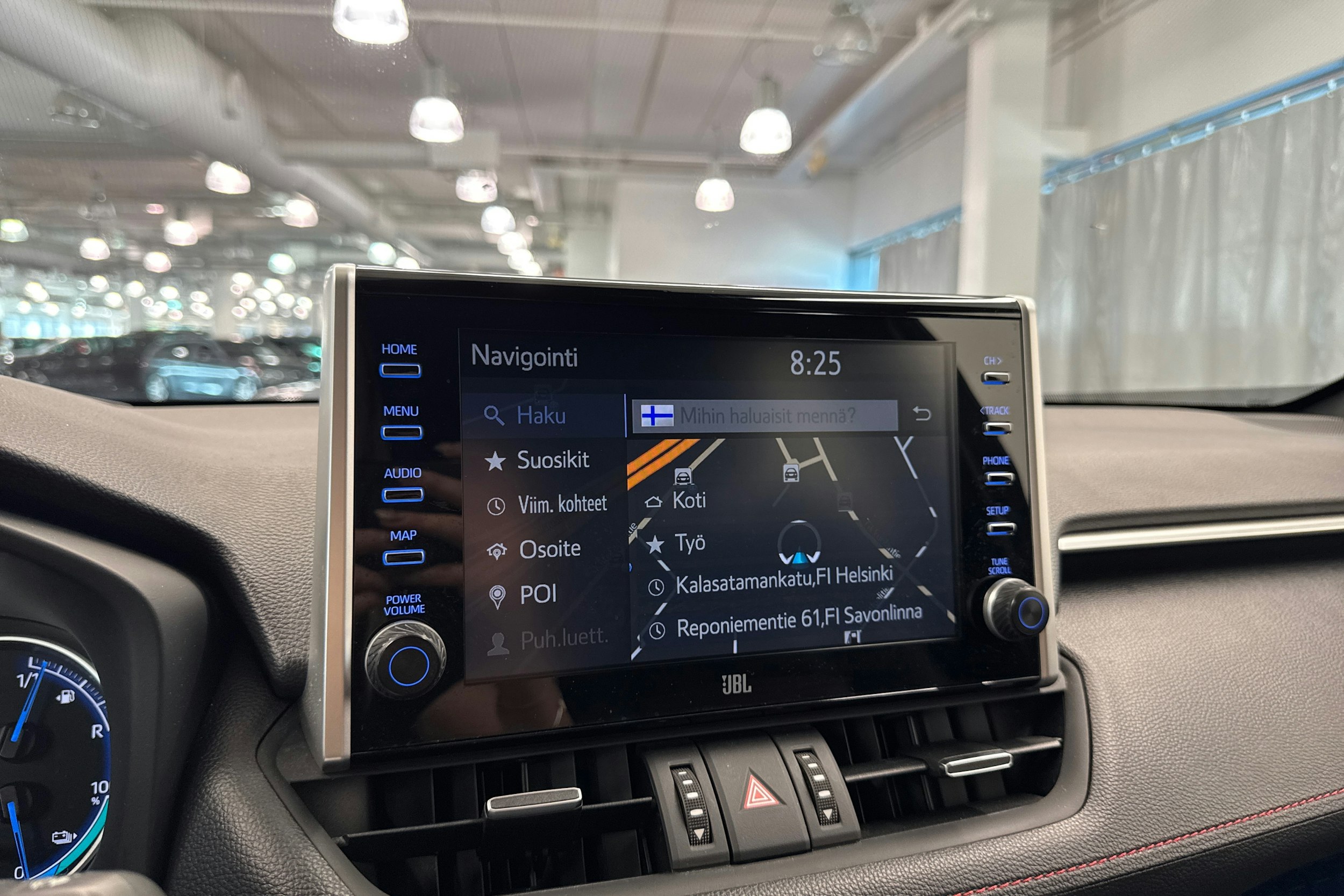 Musta Toyota RAV4 Plug-in 2022 kuva 29.