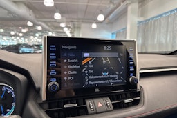 Musta Toyota RAV4 Plug-in 2022 kuva 29.