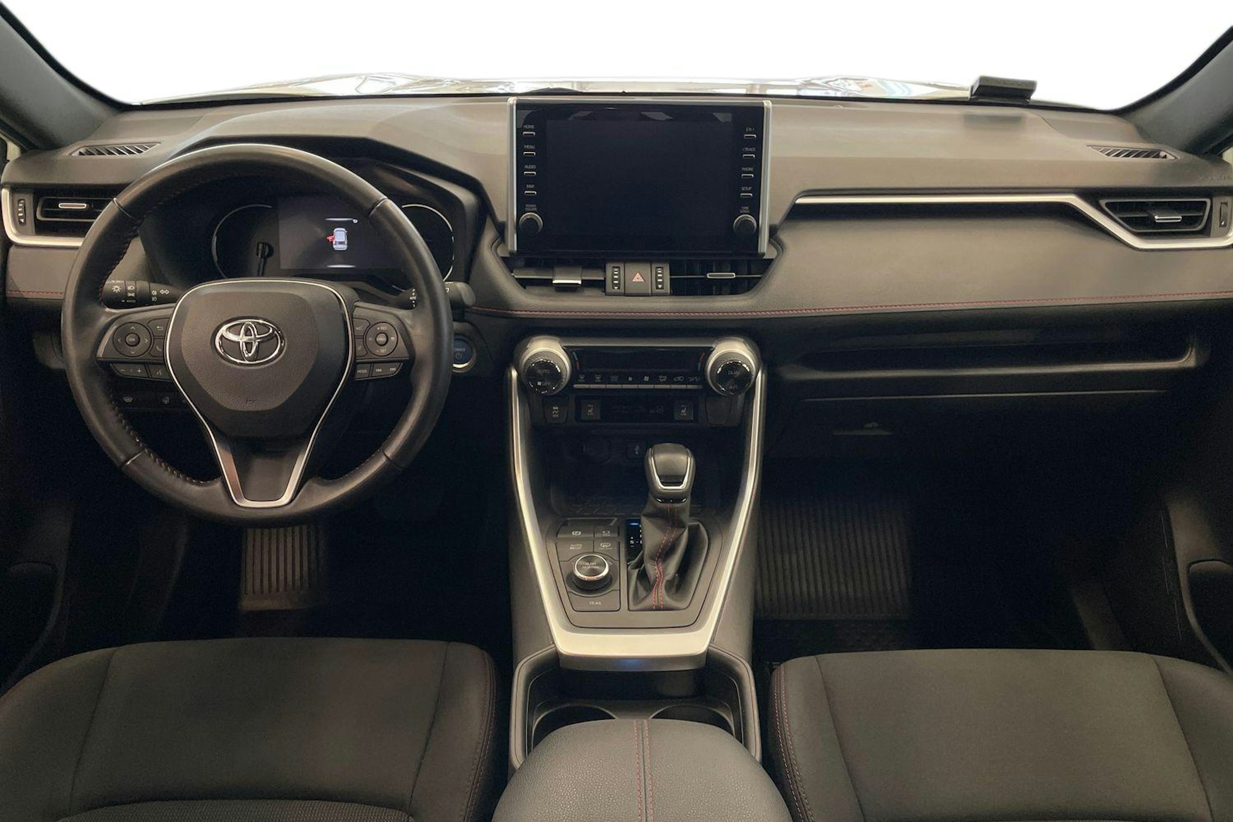 valkoinen Toyota RAV4 Plug-in 2022 kuva 9.