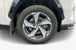 valkoinen Toyota RAV4 Plug-in 2022 kuva 11.