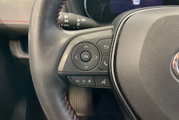 valkoinen Toyota RAV4 Plug-in 2022 kuva 17.