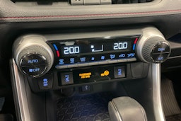 valkoinen Toyota RAV4 Plug-in 2022 kuva 21.
