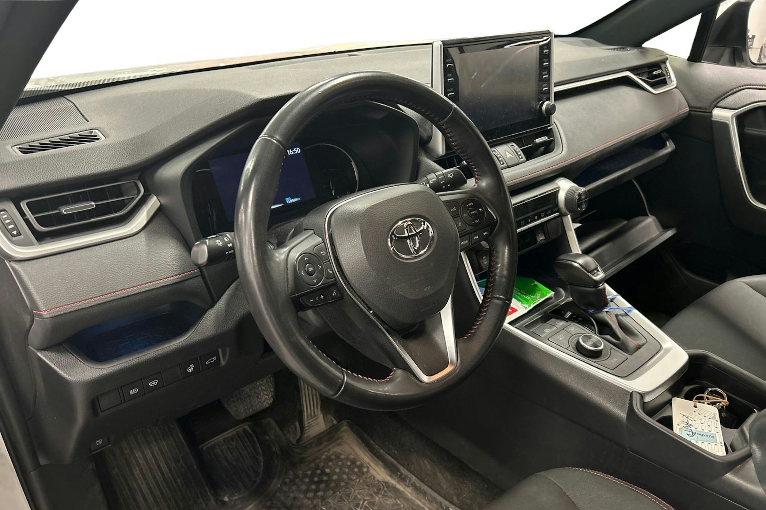 valkoinen Toyota RAV4 Plug-in 2022 kuva 3.