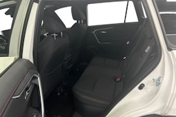 valkoinen Toyota RAV4 Plug-in 2022 kuva 10.