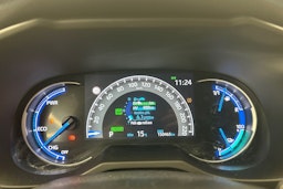 valkoinen Toyota RAV4 Plug-in 2022 kuva 17.