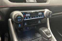 valkoinen Toyota RAV4 Plug-in 2022 kuva 26.