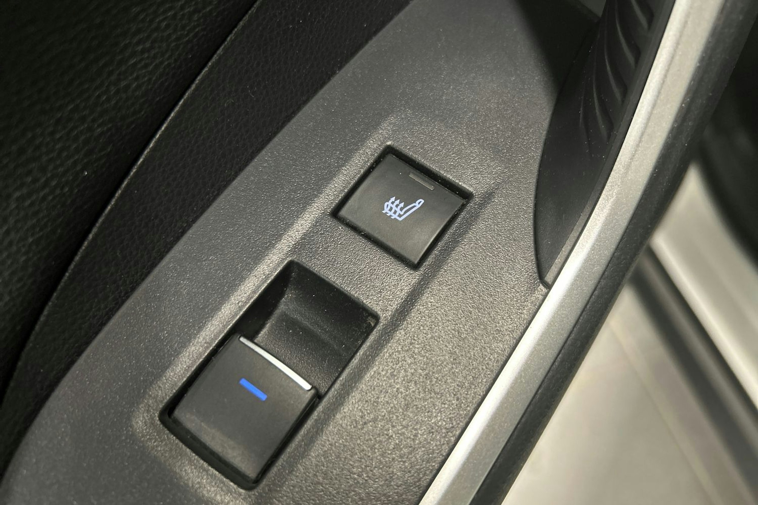 valkoinen Toyota RAV4 Plug-in 2022 kuva 31.