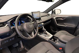 valkoinen Toyota RAV4 Plug-in 2022 kuva 6.