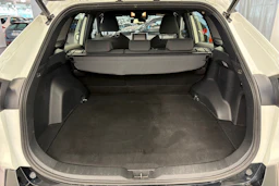 valkoinen Toyota RAV4 Plug-in 2022 kuva 11.