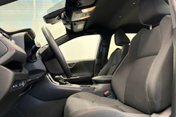 valkoinen Toyota RAV4 Plug-in 2022 kuva 13.