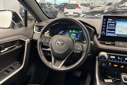 valkoinen Toyota RAV4 Plug-in 2022 kuva 14.
