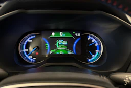valkoinen Toyota RAV4 Plug-in 2022 kuva 17.
