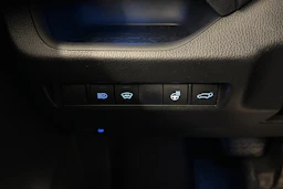 valkoinen Toyota RAV4 Plug-in 2022 kuva 18.