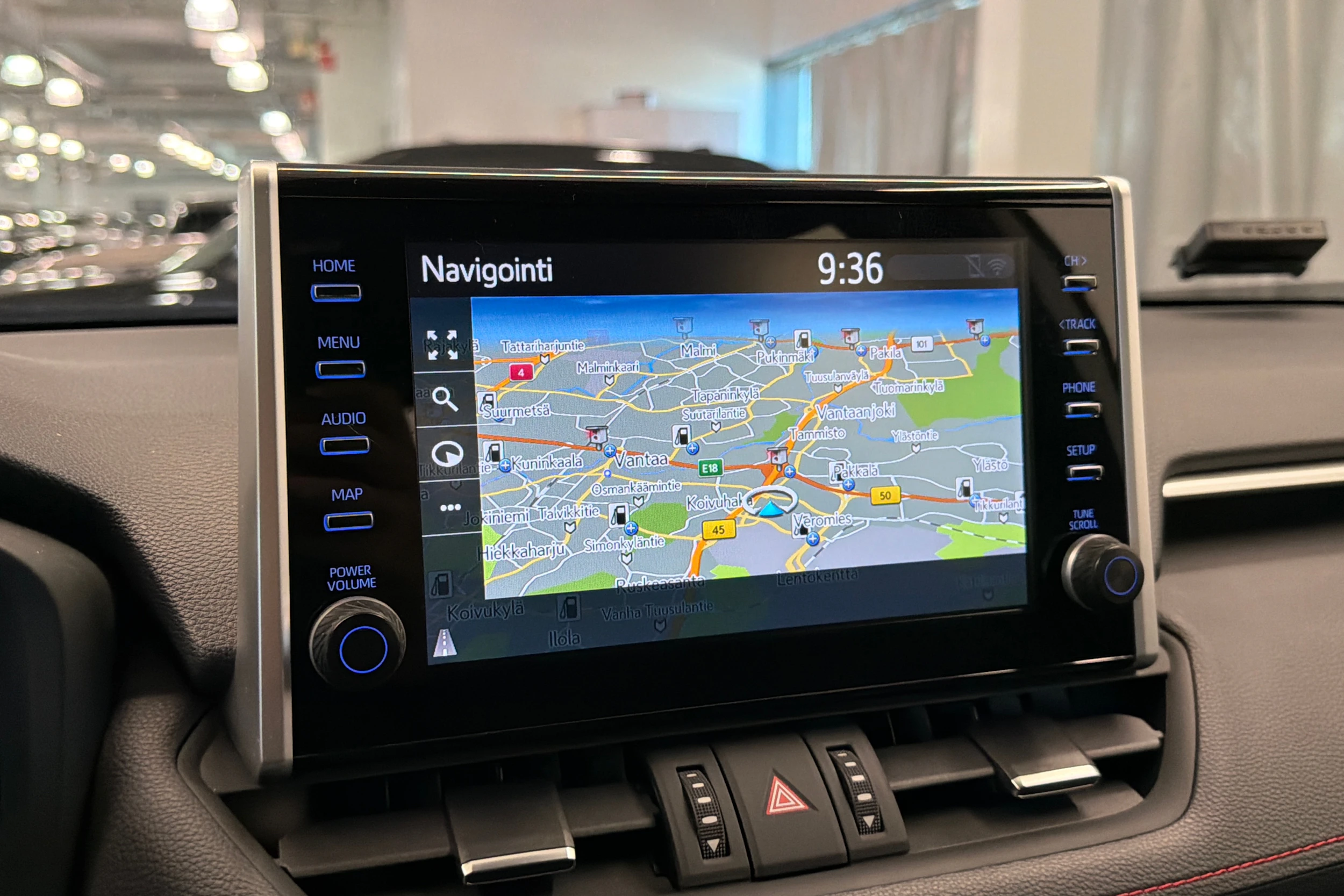 valkoinen Toyota RAV4 Plug-in 2022 kuva 24.
