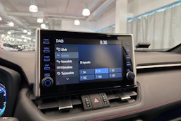 valkoinen Toyota RAV4 Plug-in 2022 kuva 25.