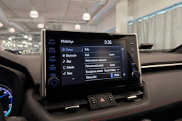 valkoinen Toyota RAV4 Plug-in 2022 kuva 26.