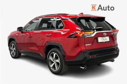 punainen Toyota RAV4 Plug-in 2023 kuva 3.