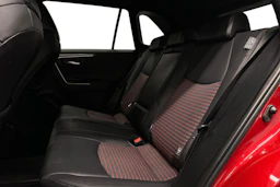punainen Toyota RAV4 Plug-in 2023 kuva 11.