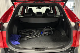punainen Toyota RAV4 Plug-in 2023 kuva 15.