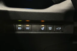 punainen Toyota RAV4 Plug-in 2023 kuva 23.
