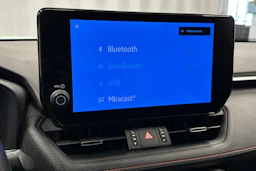 punainen Toyota RAV4 Plug-in 2023 kuva 26.