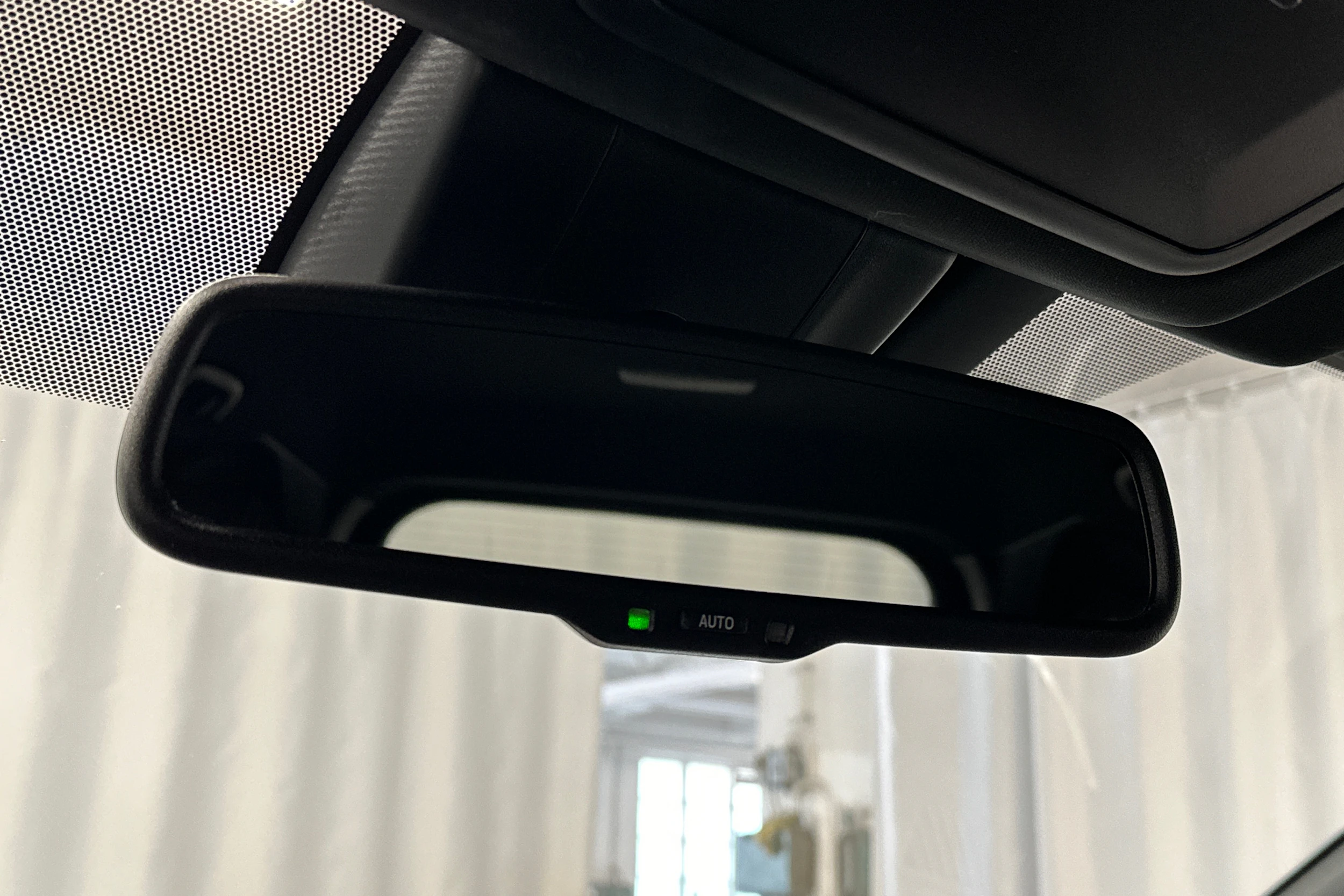 punainen Toyota RAV4 Plug-in 2023 kuva 32.