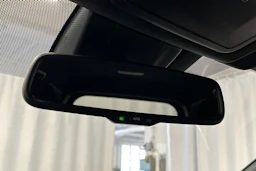 punainen Toyota RAV4 Plug-in 2023 kuva 32.