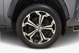 harmaa Toyota RAV4 Plug-in 2023 kuva 9.