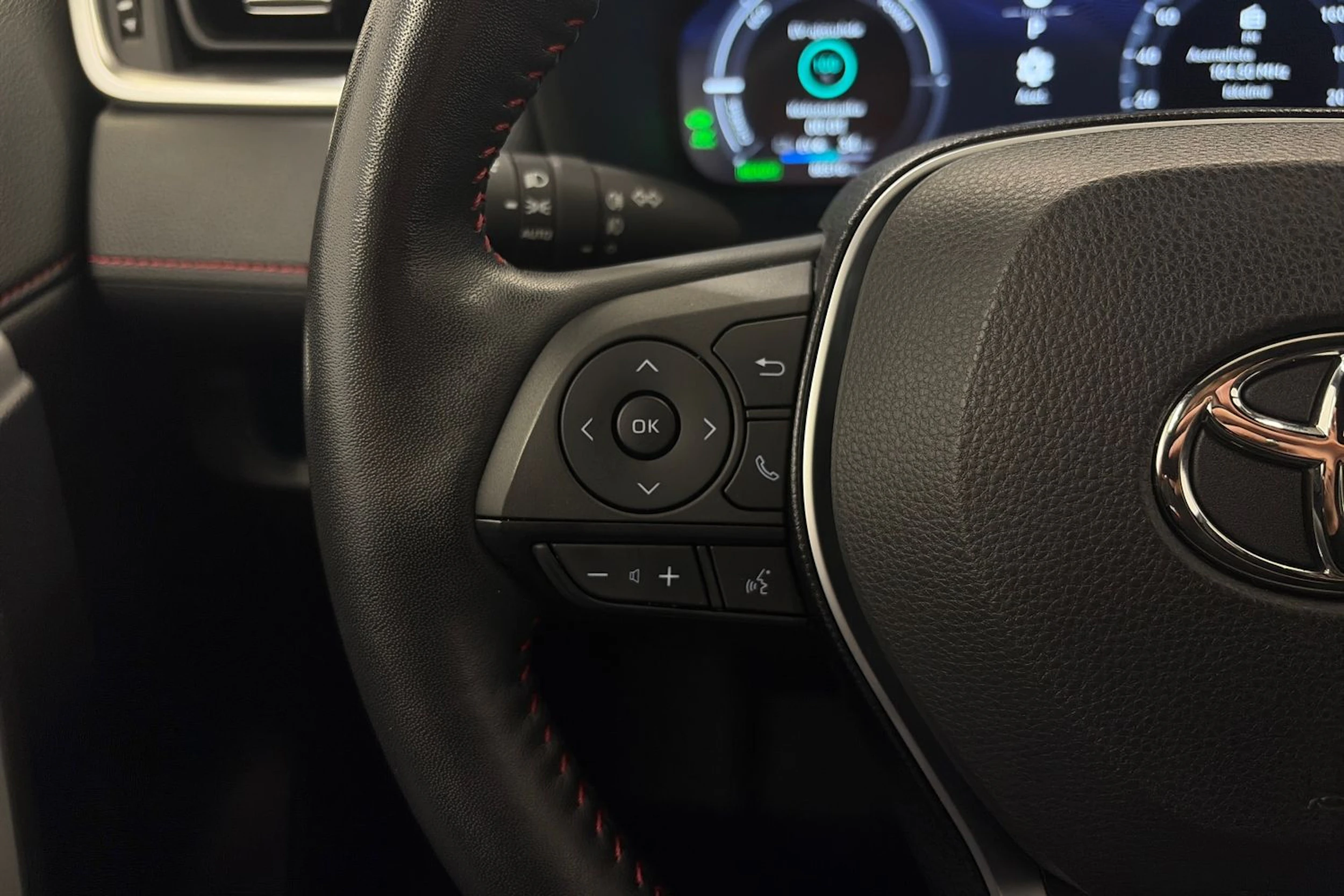 harmaa Toyota RAV4 Plug-in 2023 kuva 13.