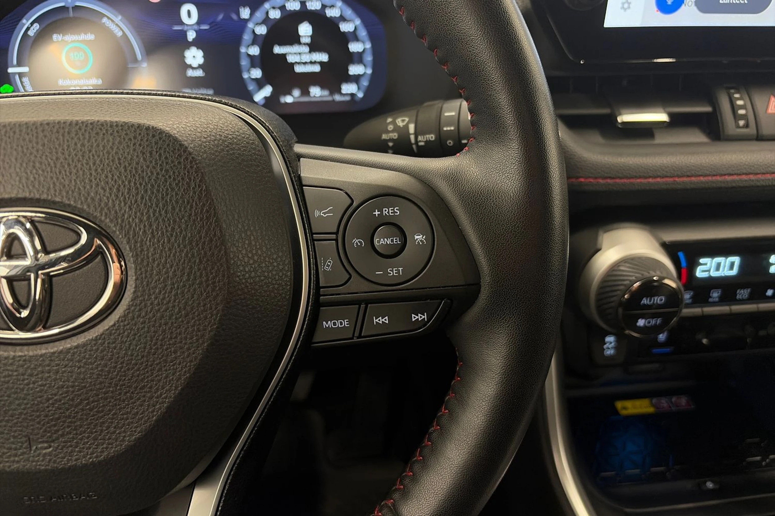harmaa Toyota RAV4 Plug-in 2023 kuva 14.