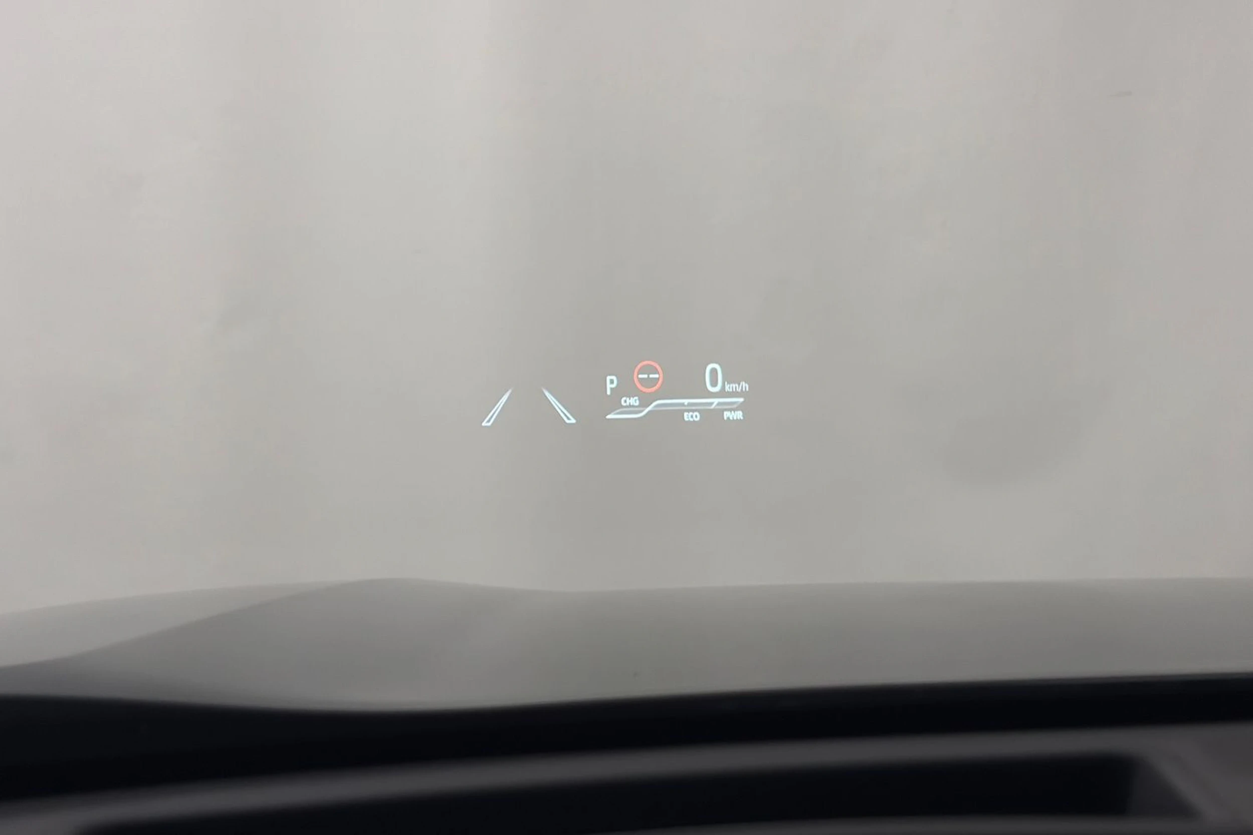 harmaa Toyota RAV4 Plug-in 2023 kuva 15.