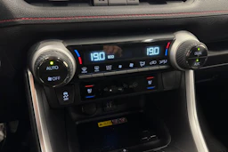 harmaa Toyota RAV4 Plug-in 2023 kuva 20.