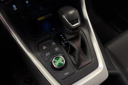 harmaa Toyota RAV4 Plug-in 2023 kuva 21.