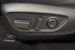harmaa Toyota RAV4 Plug-in 2023 kuva 26.